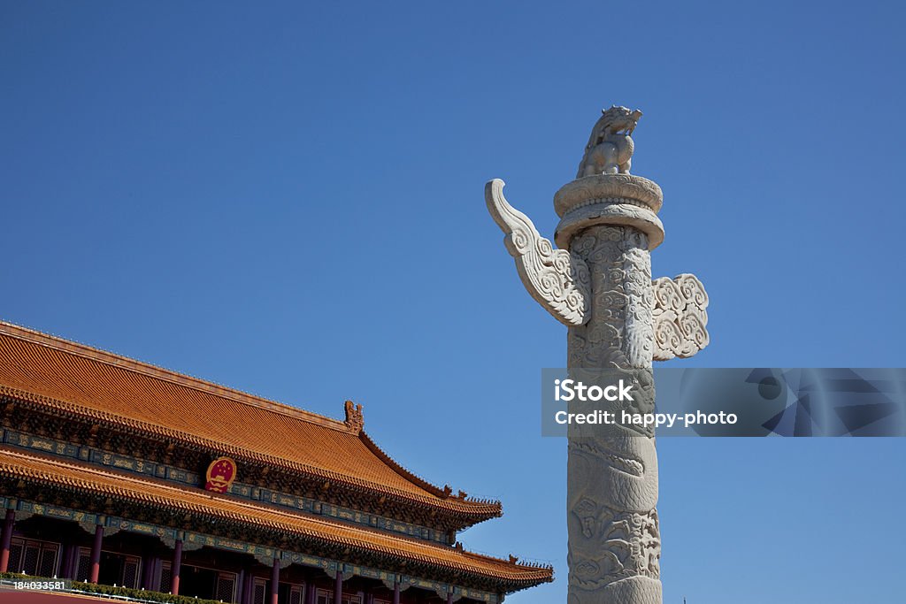 Colonne ornamentali sulla Piazza tiananmen - Foto stock royalty-free di Piazza Tiananmen