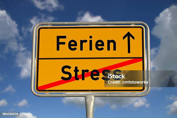 Deutsche Road Sign Stress Und Urlaub Stockfoto und mehr Bilder von Abschied - Abschied, Am Rand, Anstrengung