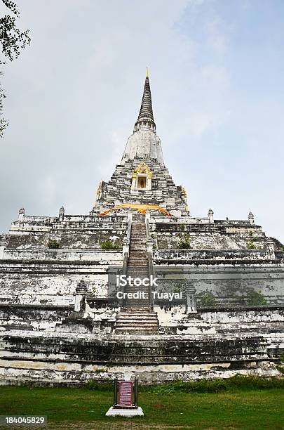 Chedi Phukhaothong At Wat Phu Khao Thong De Ayuthaya En Tailandia Foto de stock y más banco de imágenes de Arquitectura