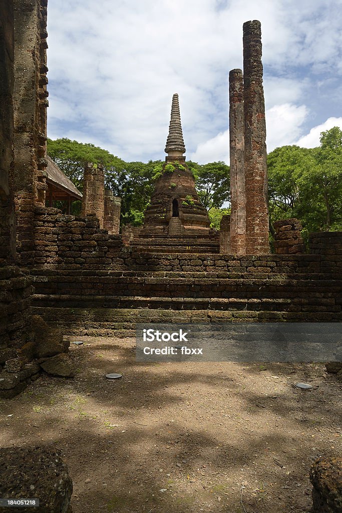 Si Satchanalai Chaliang Historical Park - Foto de stock de Antigo royalty-free