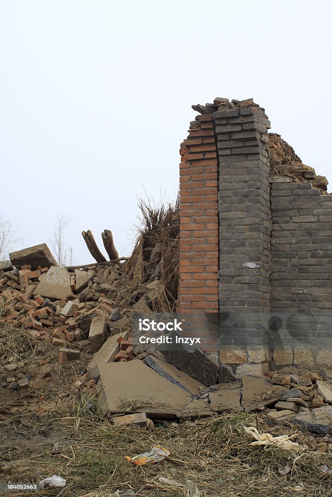 Carcasa de demolición materiales - Foto de stock de Accidentes y desastres libre de derechos
