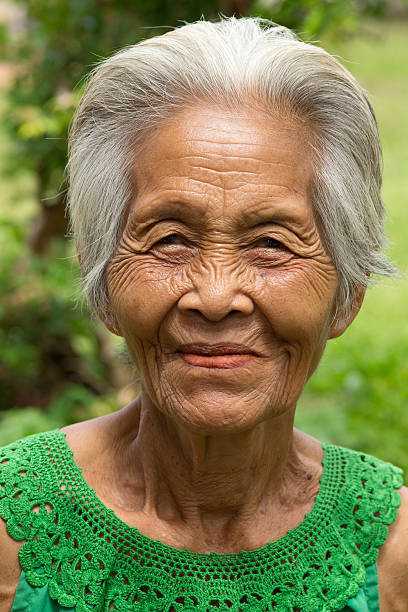istock old asian women 184058470