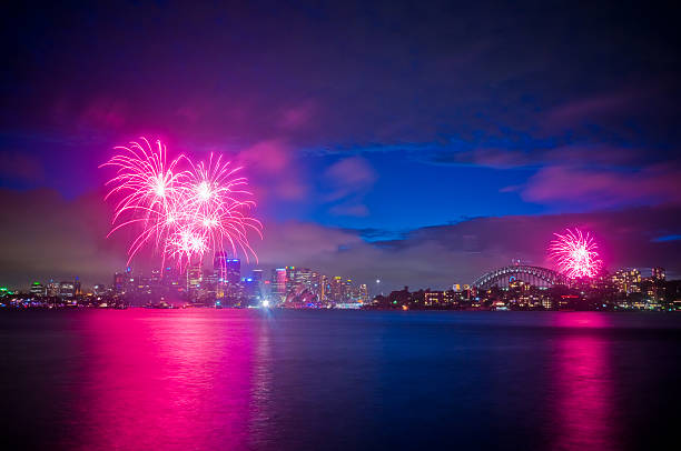 istock Sydney New Years Eve Fireworks 184060986