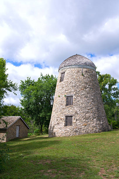 istock Mill and Granary in Minneopa Park 184064298