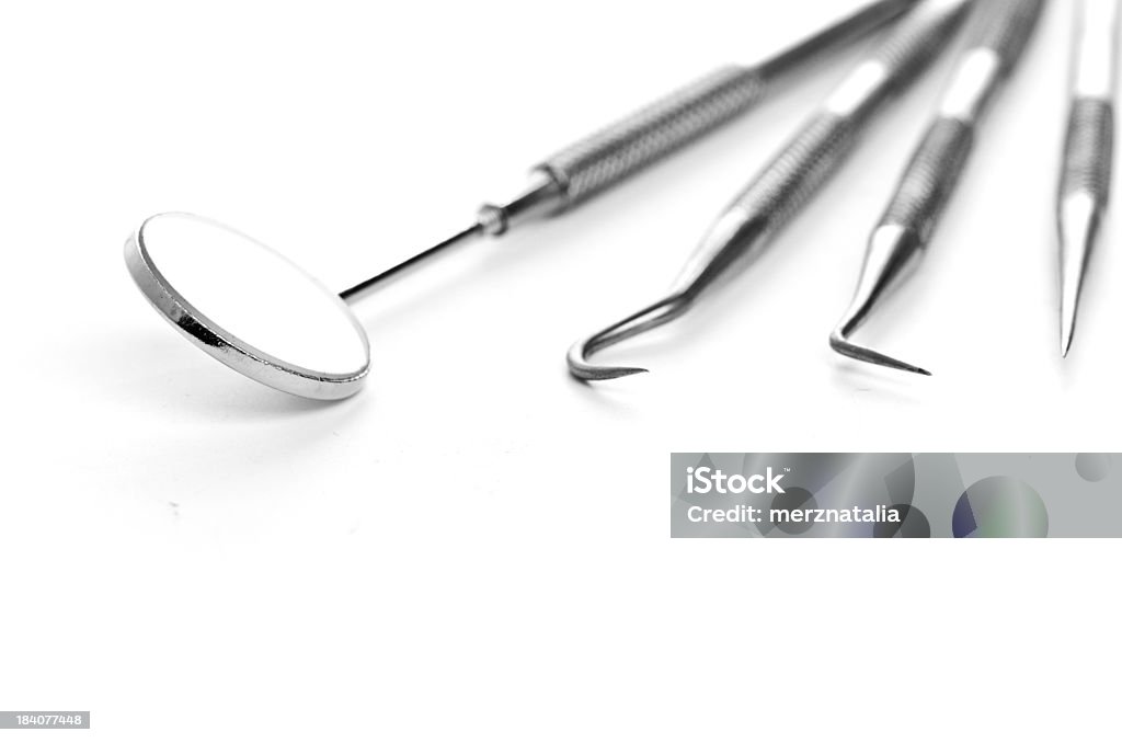 Basic Dentista ferramentas Isolado no branco - Foto de stock de Cirurgia royalty-free