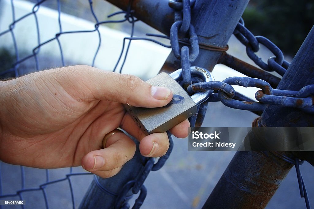 Está bloqueado - Foto de stock de Cadena de puerta libre de derechos