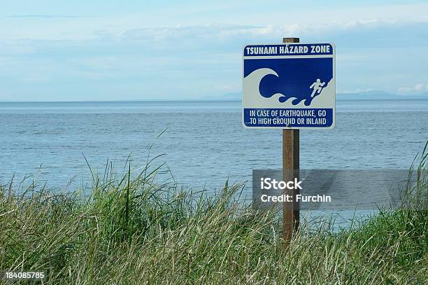 Tsunami Hazard Zone Stockfoto und mehr Bilder von Blau - Blau, Erdbeben, Evakuierung