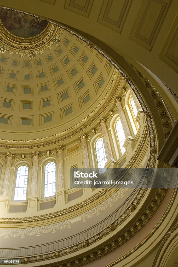 L'intérieur de la vue du dôme du Capitole de l'État - Photo de Architecture libre de droits