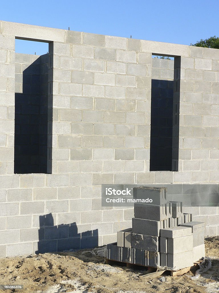 새로운 공사장-콘크리트 Foundation - 로열티 프리 신더 블록 스톡 사진