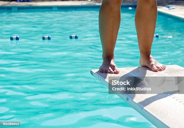 De Preparação - Fotografias de stock e mais imagens de Nadar - Nadar, Piscina, Prancha de Mergulho