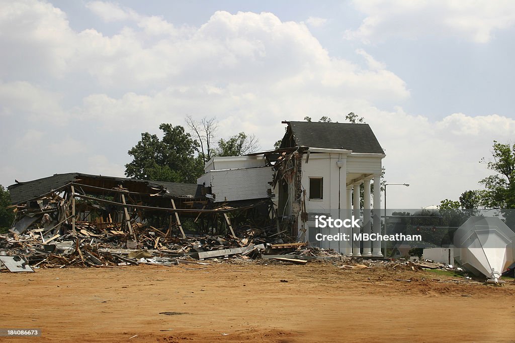 Chiesa di distruzione - Foto stock royalty-free di Assicurazione