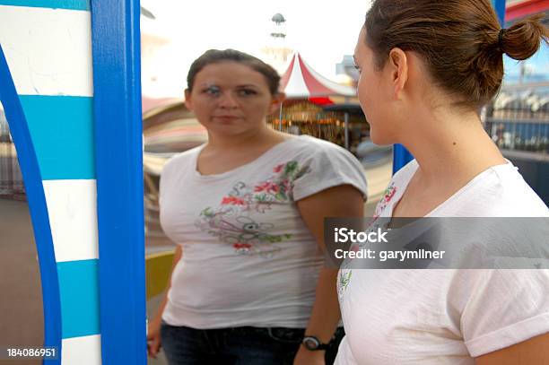 Foto de Autoestima e mais fotos de stock de Espelho - Espelho, Mulheres, Na Frente De