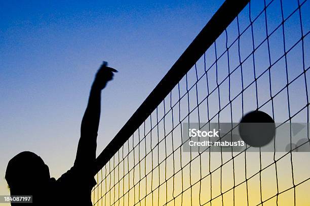 Pallavolo Abbattere - Fotografie stock e altre immagini di Colpire al volo - Colpire al volo, Tramonto, Pallavolo