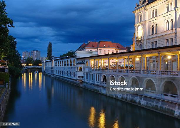 Ljubljana Market Bei Nacht Stockfoto und mehr Bilder von Alt - Alt, Architektonische Säule, Bauwerk