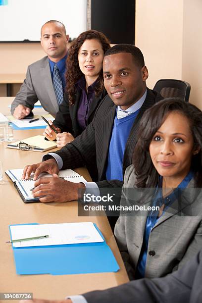 Reunião De Negócios - Fotografias de stock e mais imagens de 30-34 Anos - 30-34 Anos, 35-39 Anos, 40-44 anos