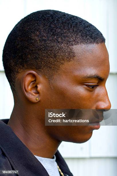 Retrato De Un Adolescente De Sexo Masculino Foto de stock y más banco de imágenes de Color negro - Color negro, Adolescente, Perfil - Vista de costado