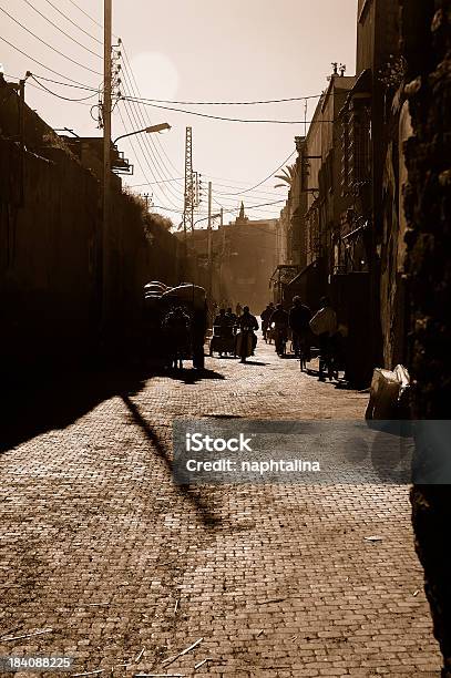 Marrakech Street Sepia Vired Foto de stock y más banco de imágenes de Acera - Acera, Afrodescendiente, Asfalto