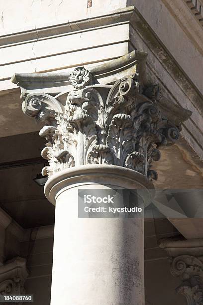 Clássico Ordemcoríntio Coluna - Fotografias de stock e mais imagens de Apoiar - Apoiar, Apoio, Arquitetura