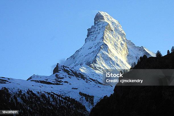 Góra Matterhorn - zdjęcia stockowe i więcej obrazów Alpy - Alpy, Alpy Szwajcarskie, Cud natury