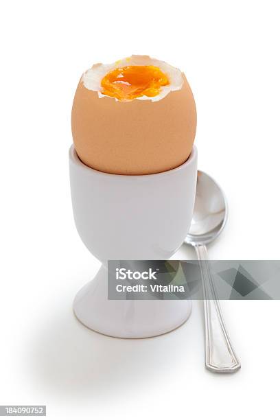 Gekochtes Ei Stockfoto und mehr Bilder von Gekochtes Ei - Gekochtes Ei, Eierbecher, Ei