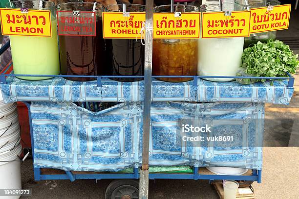 Wybór Napojów Na Sprzedaż - zdjęcia stockowe i więcej obrazów Aranżacja - Aranżacja, Bangkok, Biznes