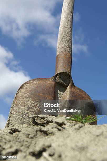 Fertig Stockfoto und mehr Bilder von Sandig - Sandig, Schaufel, Alt