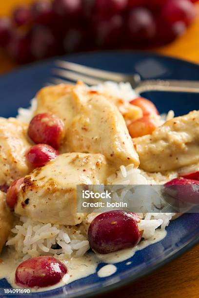 Huhn Und Trauben In Senfsauce Stockfoto und mehr Bilder von Ansicht aus erhöhter Perspektive - Ansicht aus erhöhter Perspektive, Bildschärfe, Bunt - Farbton