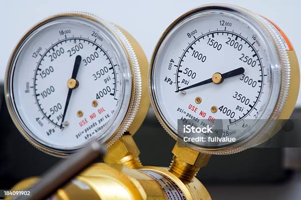 Guages De Presión Doble Foto de stock y más banco de imágenes de Calibración - Calibración, Indicador, Laboratorio