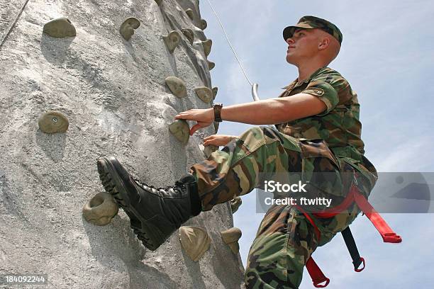 Roccia Di Sport - Fotografie stock e altre immagini di Esercizio fisico - Esercizio fisico, Forze armate, 20-24 anni