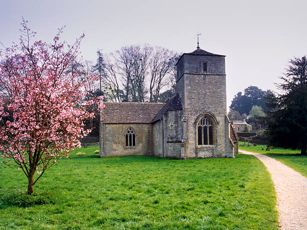 istock Picturesque Cotswolds - Eastleach 184092399