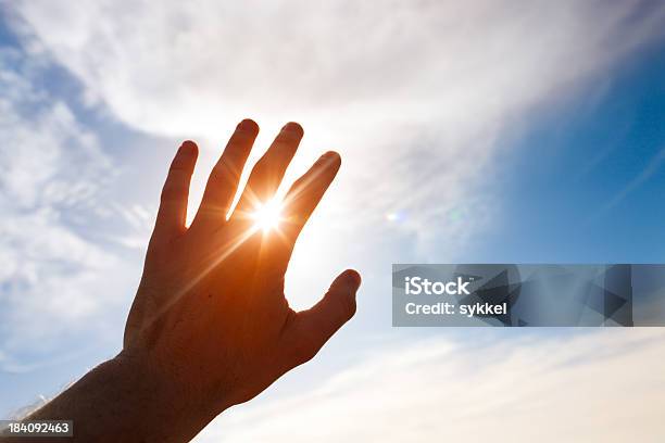 Erneuerbare Energien Der Sonne Stockfoto und mehr Bilder von Sonne - Sonne, Sonnenlicht, Himmel