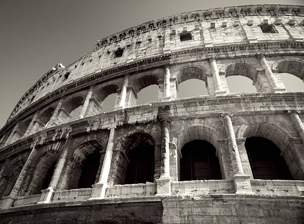 colisée - gladiator rome italy sunlight photos et images de collection