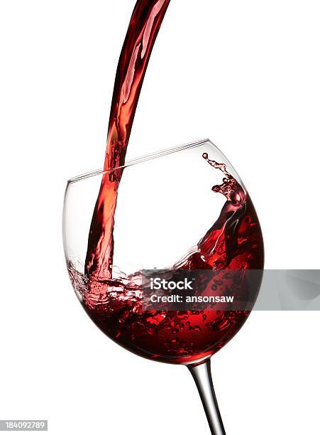 주둥이 레드 와인 따르기에 대한 스톡 사진 및 기타 이미지 - 따르기, 붉은 포도주, 유리잔