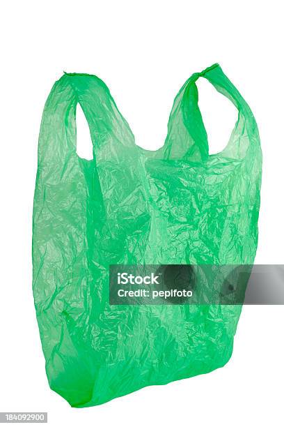 Bolsa De Plástico Verde Foto de stock y más banco de imágenes de Bolsa de plástico - Bolsa de plástico, Recortable, Fondo blanco