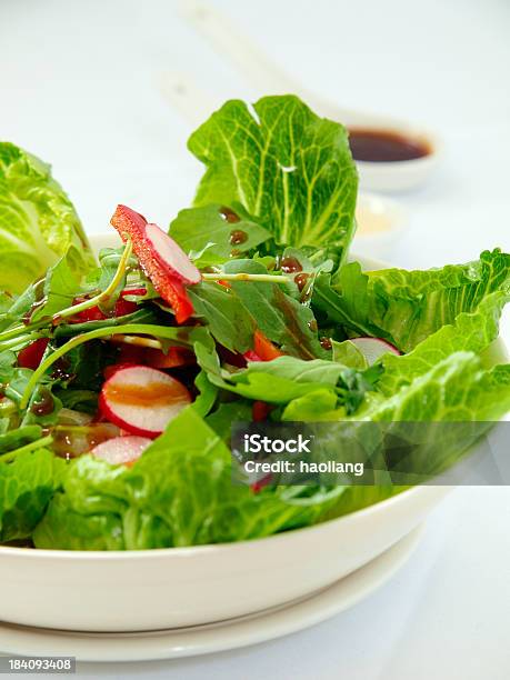 Saludables Ensaladas Foto de stock y más banco de imágenes de Alimento - Alimento, Comida básica, Comida salada