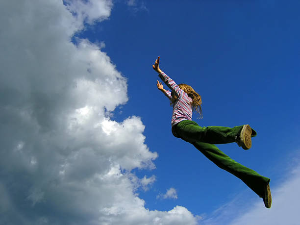 younggirl di Salta a cielo (2 - foto stock