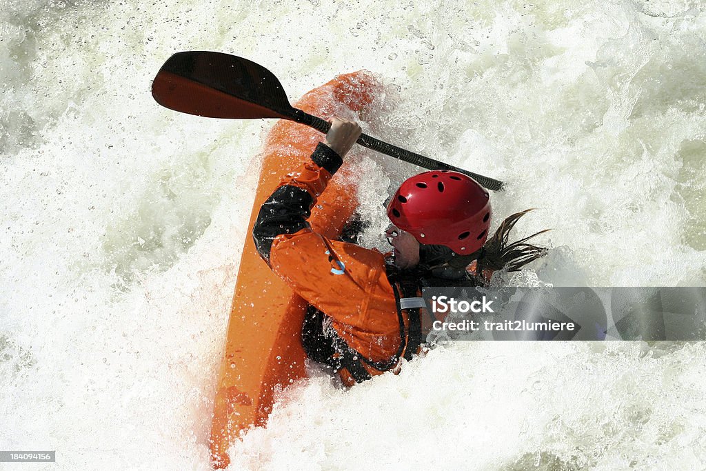 Estilo libre navegación en kayak - Foto de stock de Kayak - Piragüismo y canotaje libre de derechos