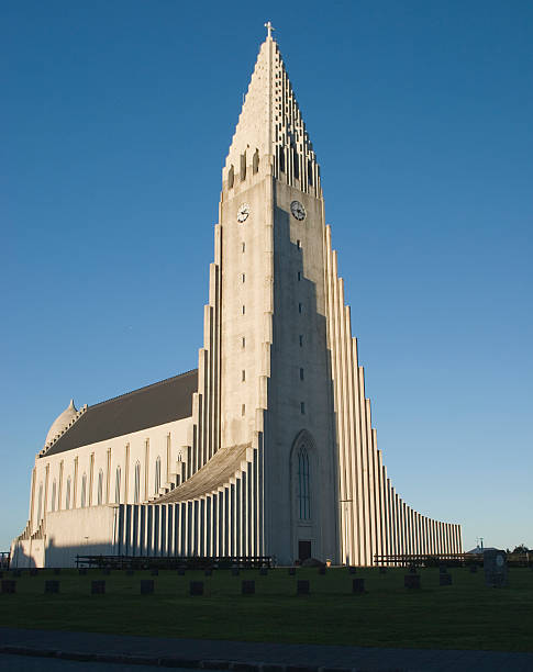 istock Hallgrímskirkja,  early morning 184094265