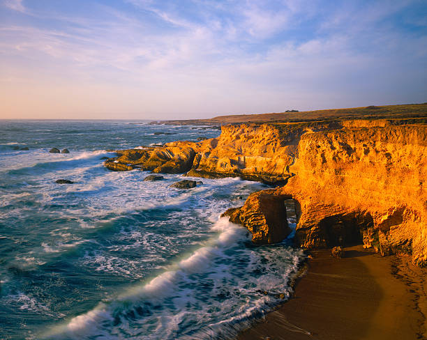 istock Turquoise California Coastline (P) 184094592