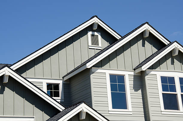 istock Daytime exterior of home 184094765