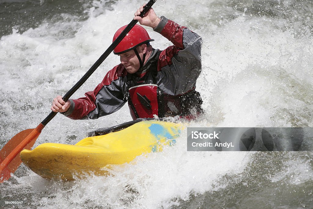 ホワイトウォーター Kayaker パドルハード - カヤッキングのロイヤリティフリーストックフォト