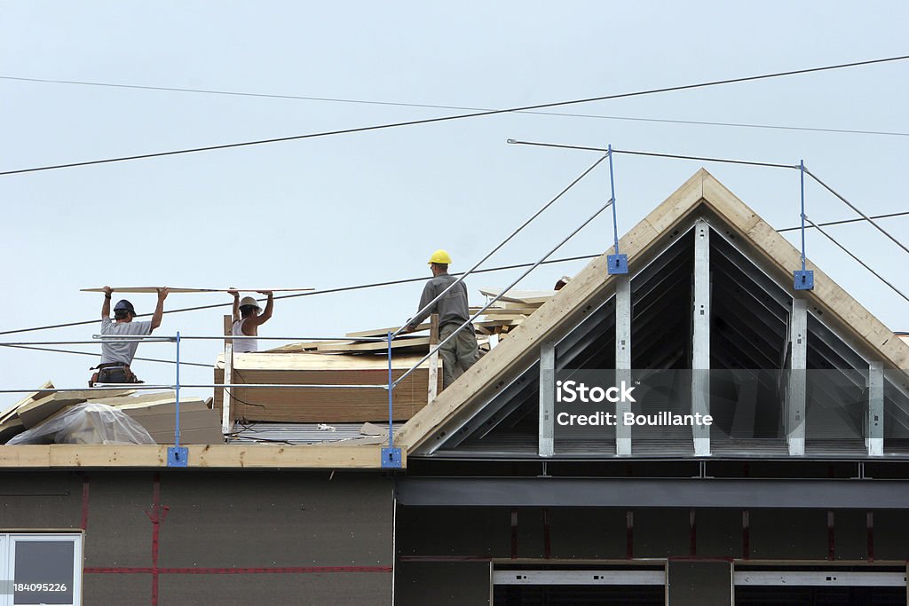 Мужчины на крыше - Стоковые фото Бизнес роялти-фри