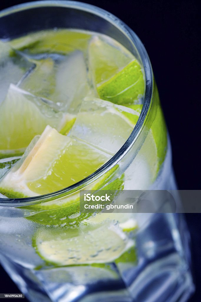 Стильный лайм напиток - Стоковые фото Кубик льда роялти-фри