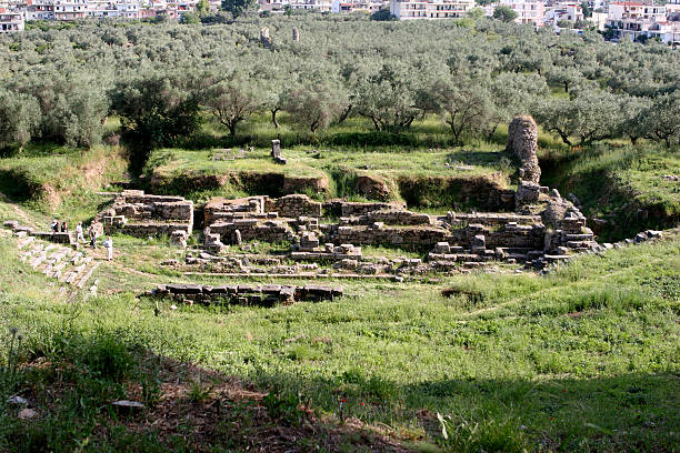 acropole de sparti (alias sparta, grèce - sparta greece ancient past archaeology photos et images de collection