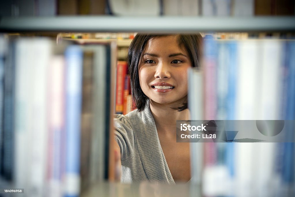 Entre biblioteca de libros - Foto de stock de Biblioteca libre de derechos