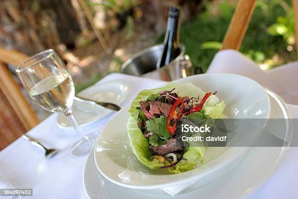 Salada De Carne De Vaca - Fotografias de stock e mais imagens de Alface - Alface, Almoço, Bebida