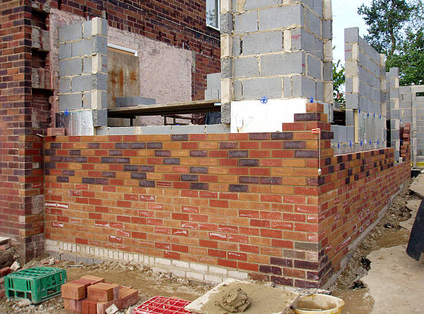 parede de tijolo de construção - home addition building activity uk construction - fotografias e filmes do acervo