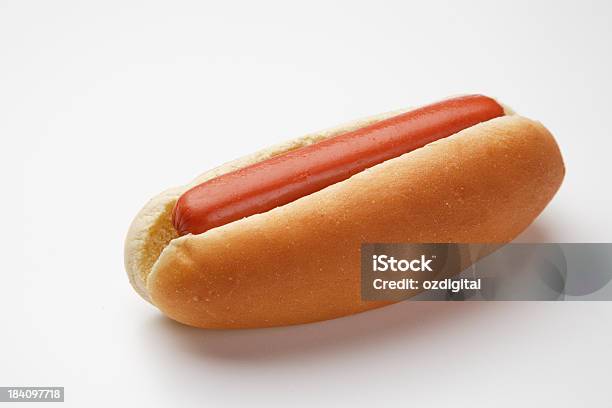 Hot Dog - Fotografie stock e altre immagini di Hot Dog - Hot Dog, Sfondo bianco, Tipo di panino