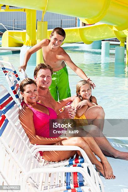 Familie Sommer Urlaub Stockfoto und mehr Bilder von Familie - Familie, Urlaub, Aquapark - Bauwerk
