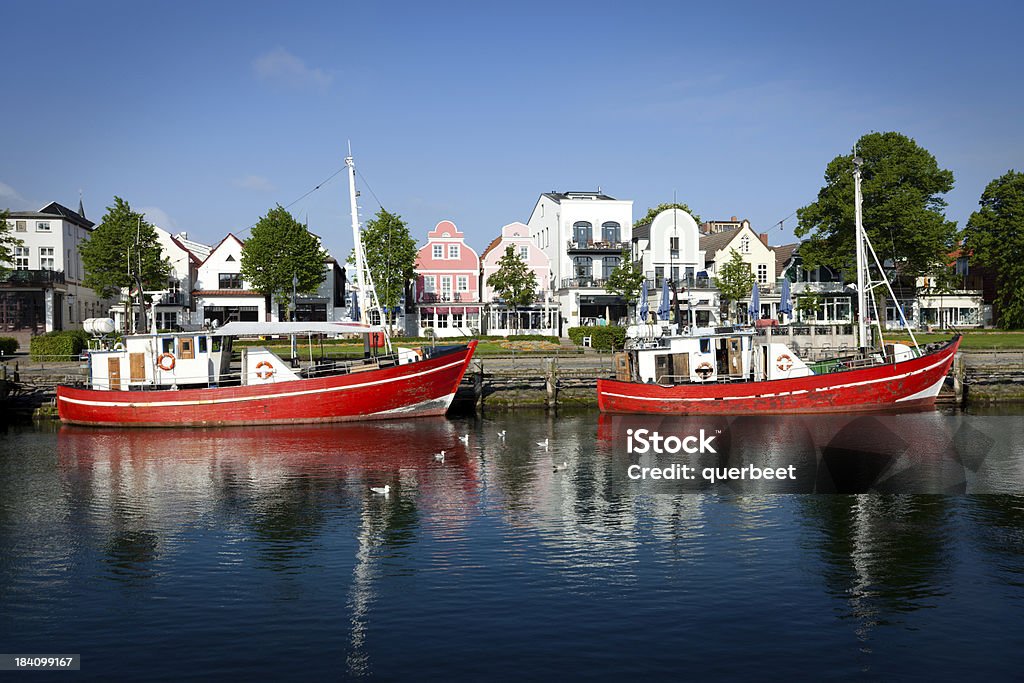 Zwei alte Fischerboote im Hafen-Warnemünde, Deutschland - Lizenzfrei Rostock Stock-Foto